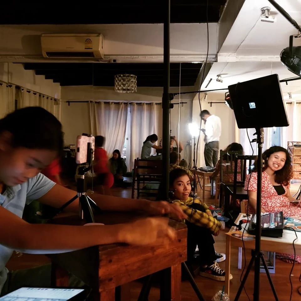 Working hard for the solo performances of our Intensive Course.
 Thank you @mamagandhi for filming and @taepotae for …