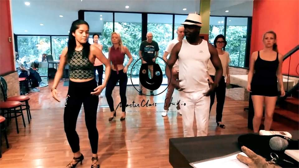 วันนี้ใครว่างมาพบกันนะคะ กับ  Salsa Dance  Workshop โดย Roland Amoussou เวลา 19.00 น. ค่าใช้จ่าย 1,000 บาทต่อท่าน แล้วพบ…